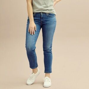 Levis Denim Boyfriend jean medium wash size 28